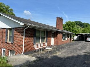 93 Elm St, Honaker, VA 24260