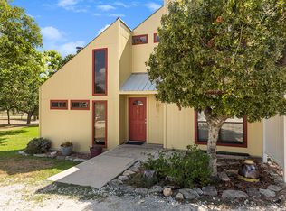 524 Old Comfort Rd, Fredericksburg, TX 78624