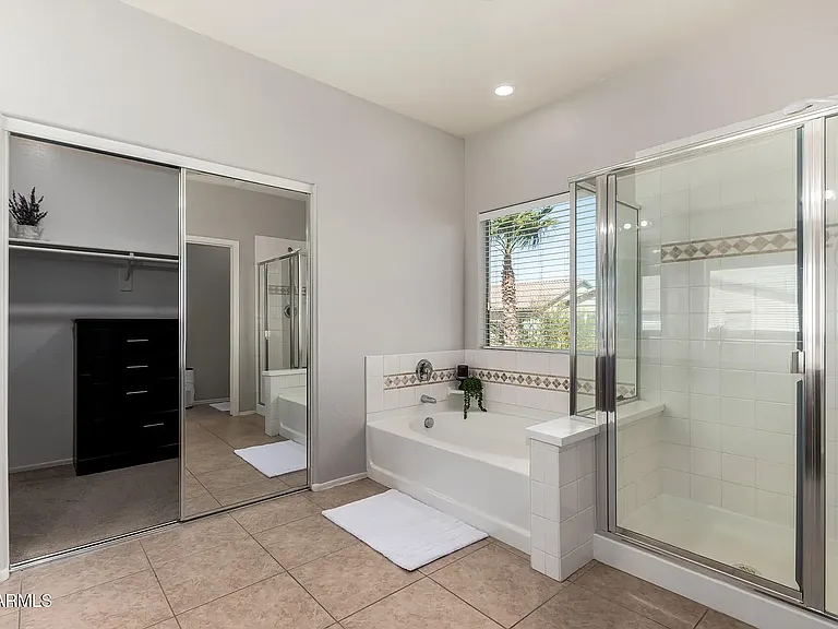 706 W Green Tree Dr — Photo 14