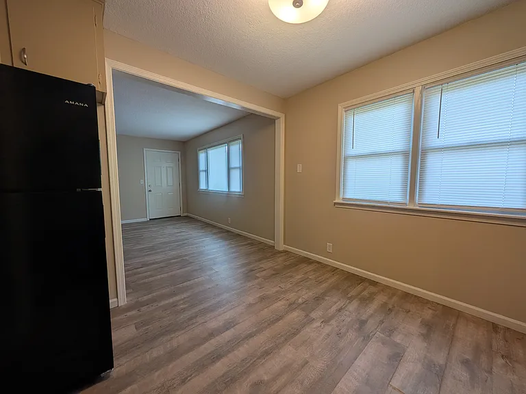 216 W 8th Ave #2 — Photo 3