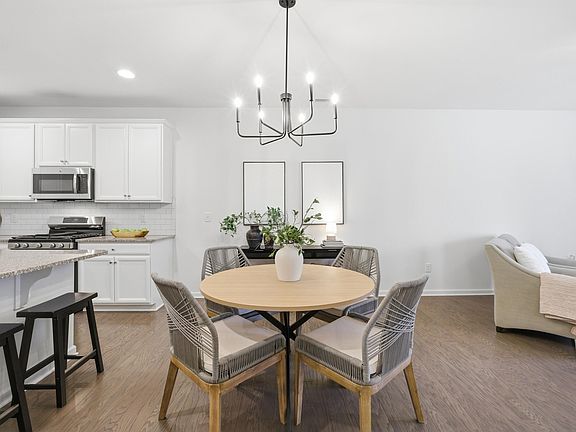 5th image of 114 Pleasant Glen Ln