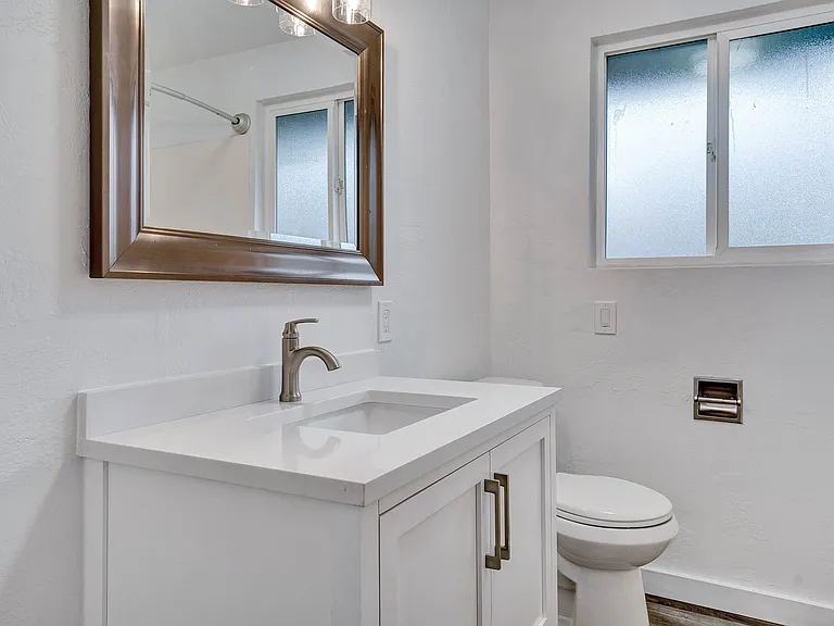 383 N Cedar St — Photo 22