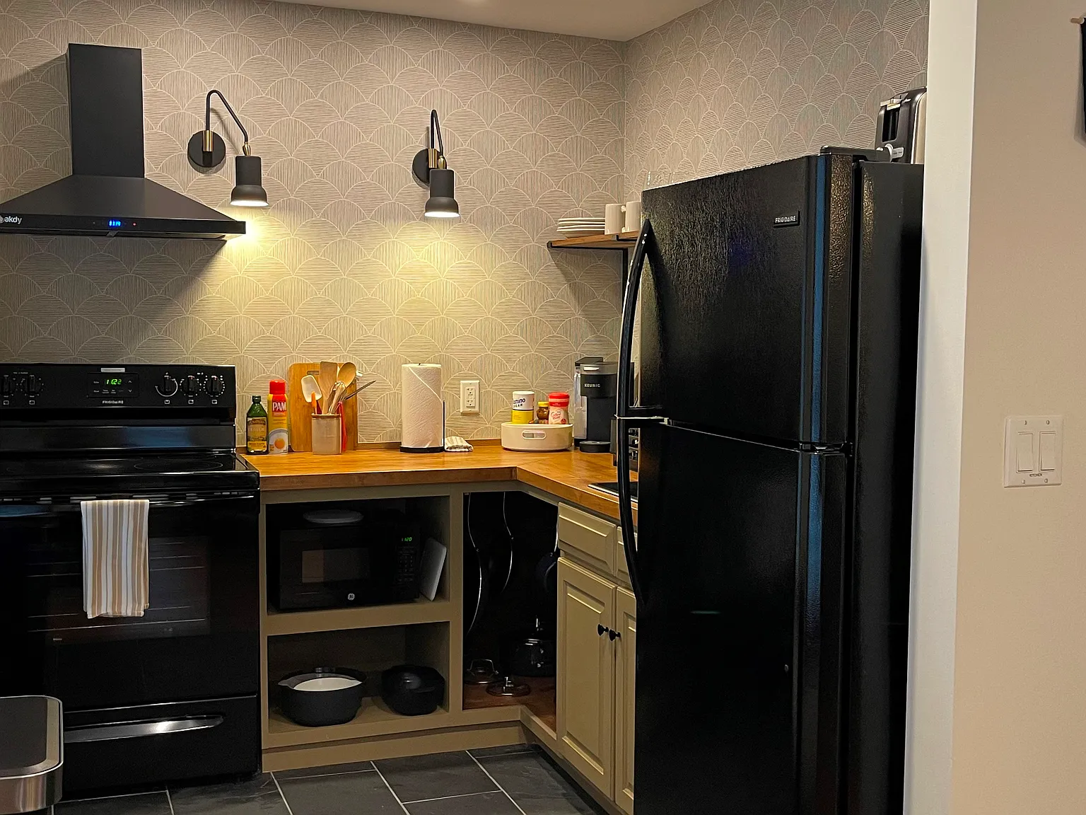 Studio, $1,740 — Photo 2