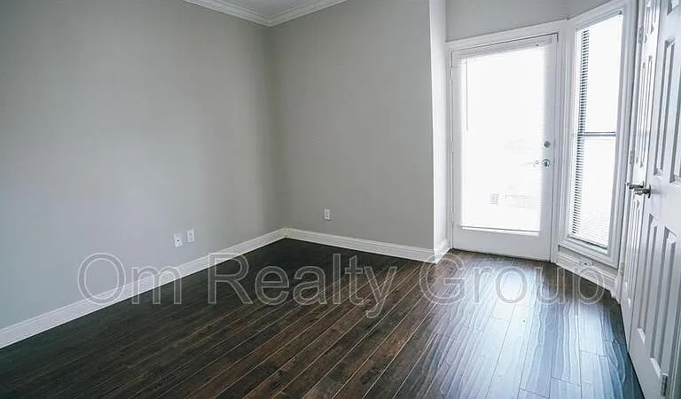 4144 Greystone Way #104 — Photo 8