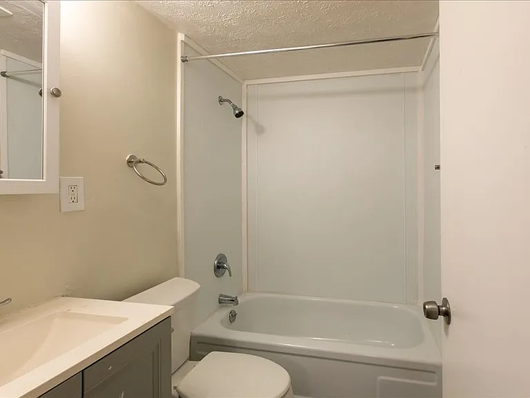 2145 Harrison Ave #17 — Photo 9