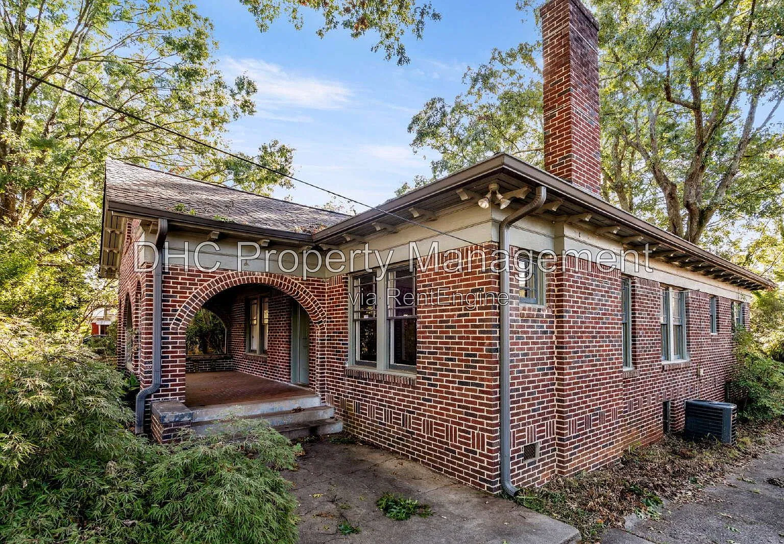3 bed, 1.0 bath, 1500 sqft, $2,150 — Photo 3