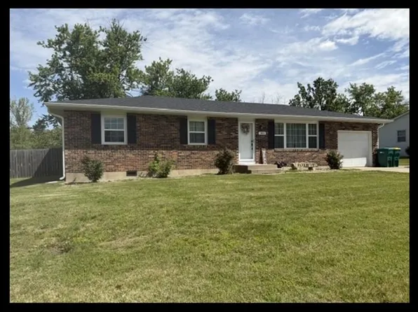 1001 Lawndale Dr, Macon, MO 63552