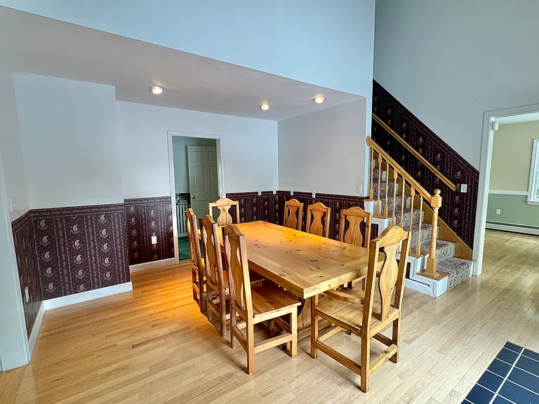 152 Pond Shore Way — Photo 6