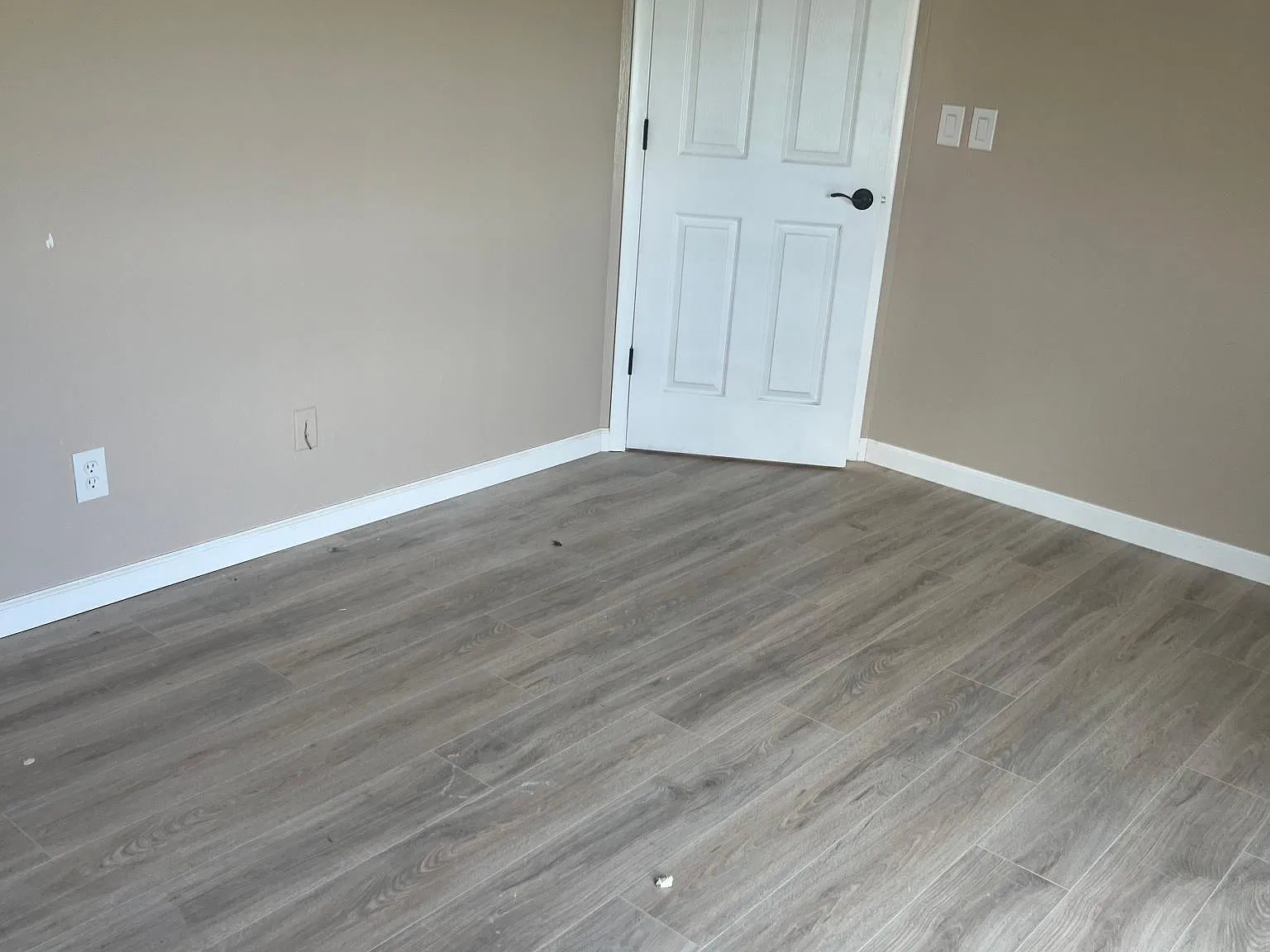840 Grenoble Dr — Photo 3