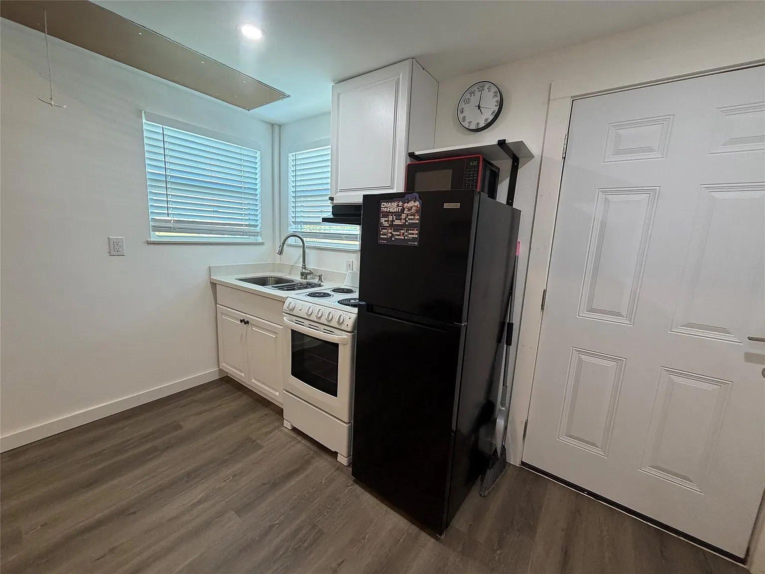 1 bed, 1.0 bath, 242 sqft, $1,800 — Photo 4