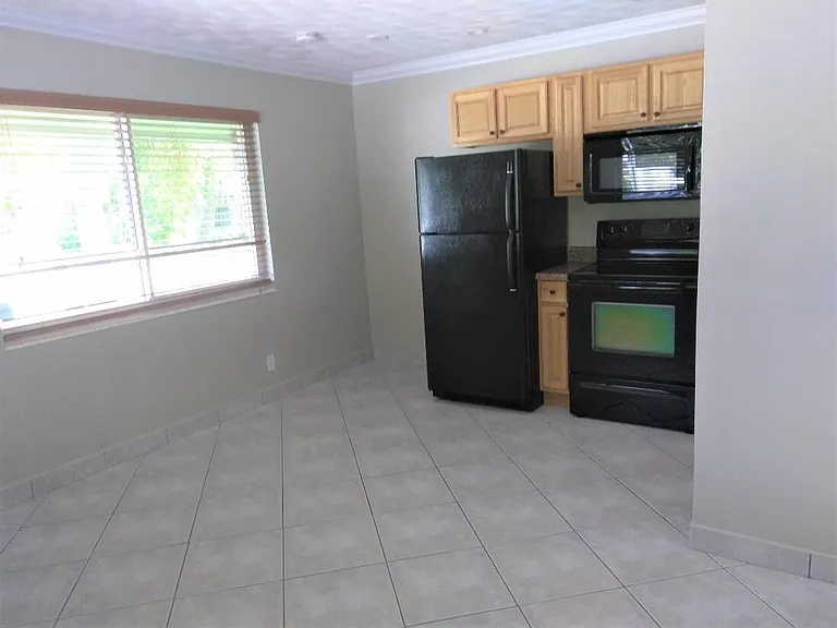 644 NE 16th Ave #1 — Photo 6
