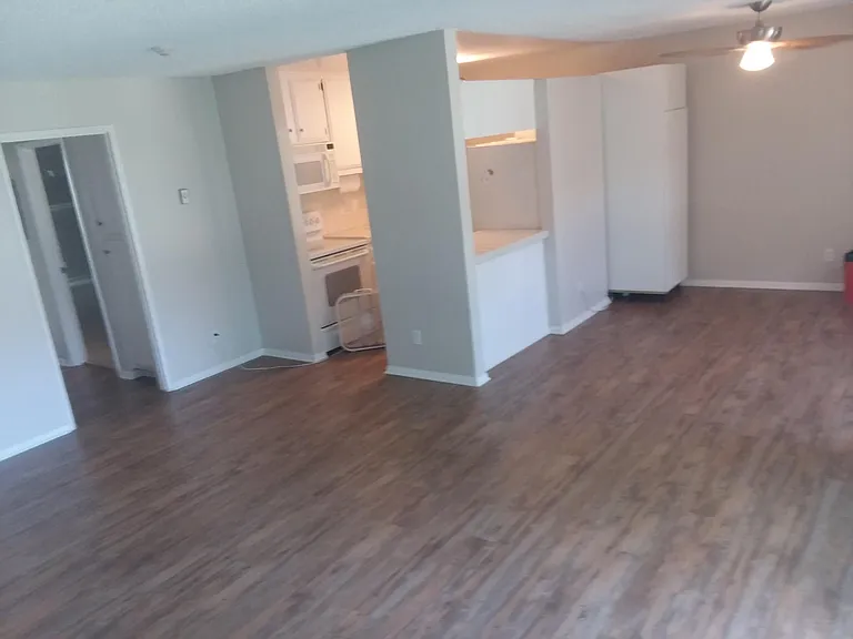 820 Camino Real #103 — Photo 3