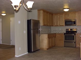 2497 34th St, Springfield, OR 97477