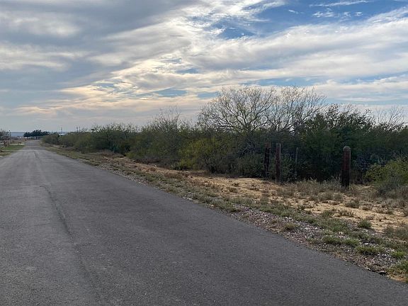 4th image of 132 Dilley Blvd