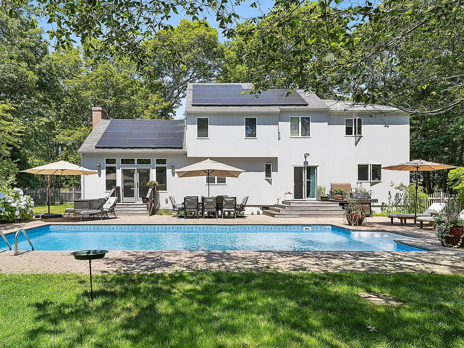 Great Contemporary in East Hampton — Photo 1