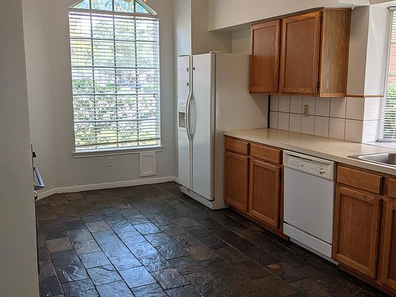 3rd image of 15974 Oak Mountain Dr