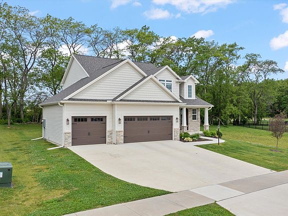 4th image of 1213 Briarwood Ln