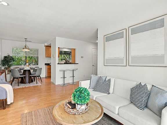 5th image of 2827 Monument Blvd APT 52