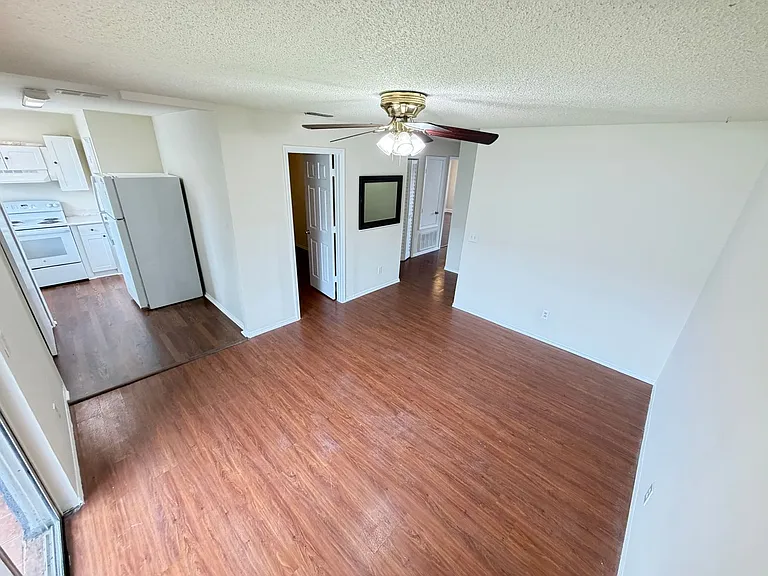 4124 Pershing Pointe Pl #4 — Photo 8