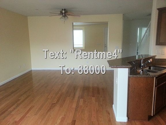 3rd image of 3049 Parkham Dr