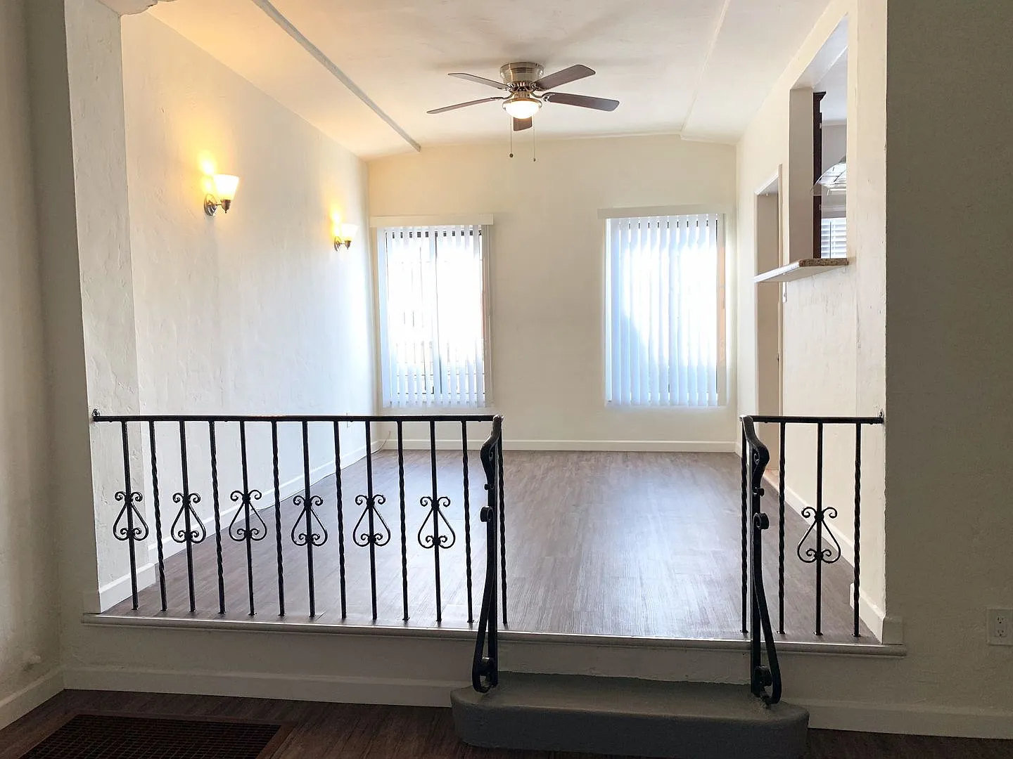 4524 Edgewood Place — Photo 2