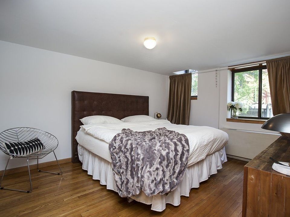 2nd image of 457 W 46th St APT 4C