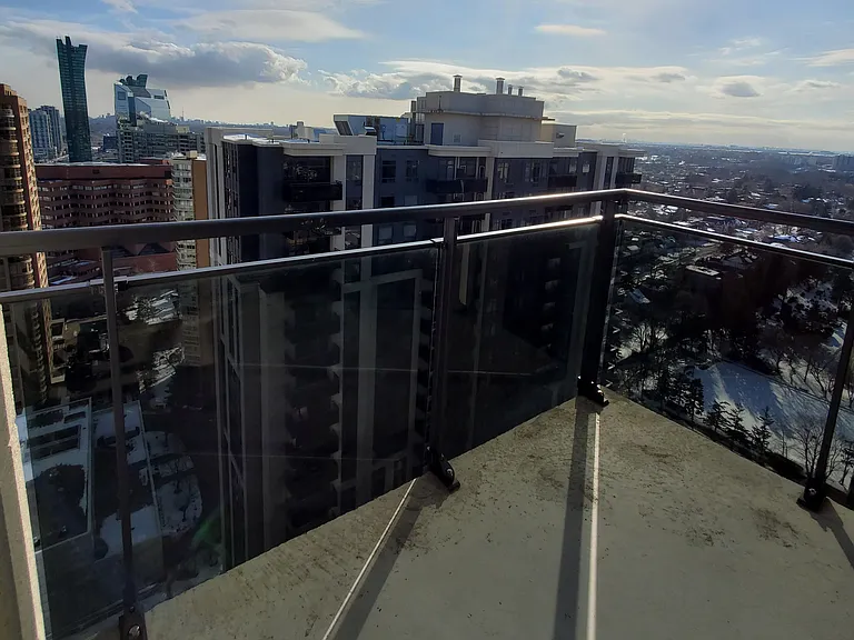 155 Beecroft Rd #Penthouse 201 — Photo 9