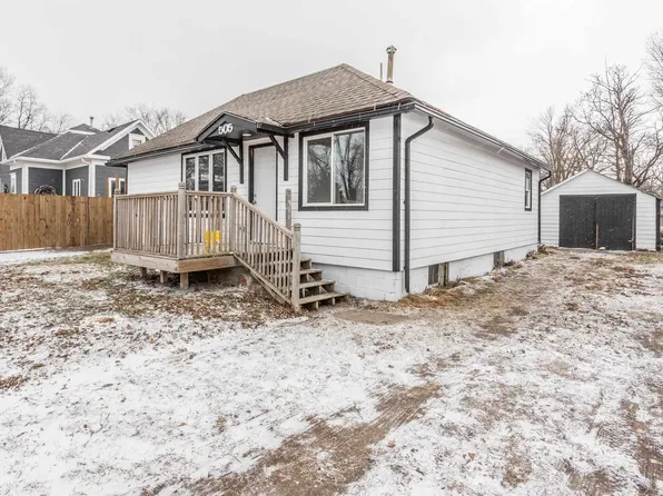 505 W Cedar St, Beresford, SD 57004