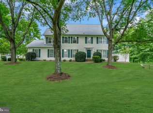 300 Watkins Rd, Pennington, NJ 08534