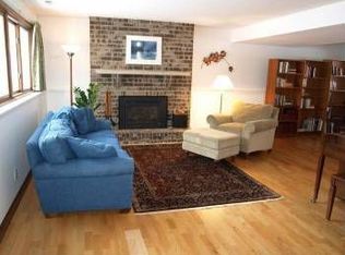 8655 Darnel Rd, Eden Prairie, MN 55344