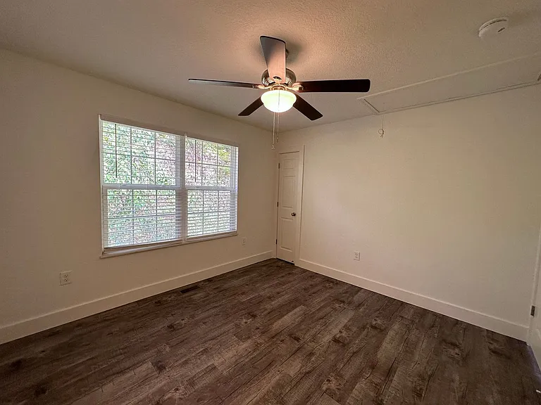 Fox Springs Condos — Photo 54