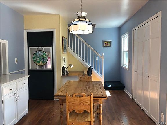 5th image of 27 N Willow St