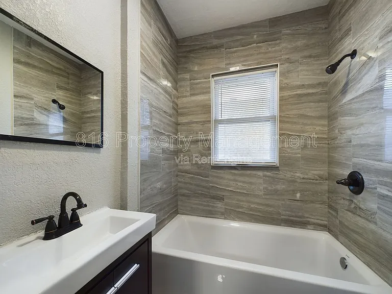 2323 Lister Ave — Photo 10