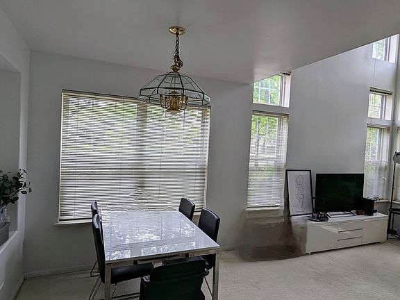 5th image of 15 Meadow Ct
