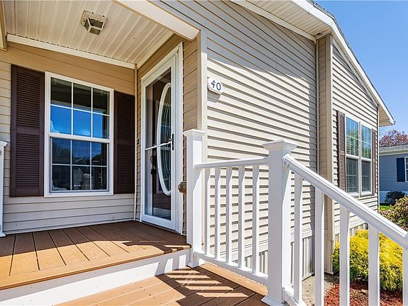 4th image of 40 Campbell Cir