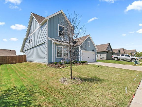 3rd image of 755 Amelia Ct