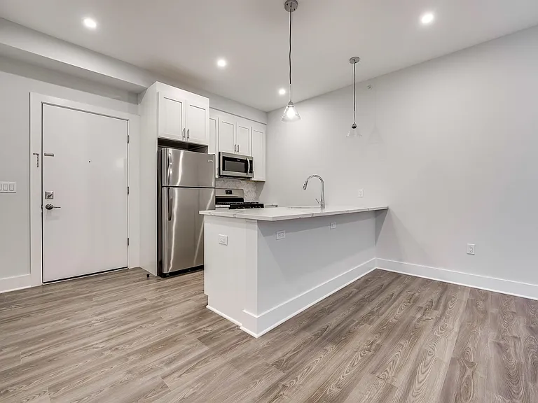 658 Grand St #504 — Photo 5