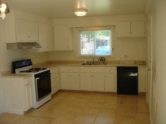 Big kitchen area