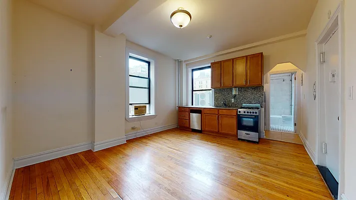 Rented by Bond New York | media 31