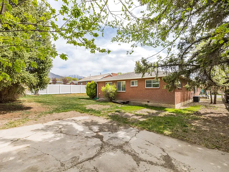 367 Grove Creek Dr — Photo 11