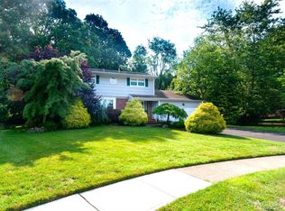 17 Willis Ct, East Brunswick, NJ 08816