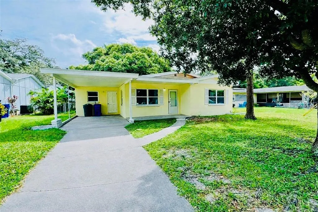 2 bed, 1.0 bath, 1053 sqft, $2,200 — Photo 3