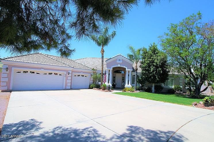 1st image of 832 N Quinn Cir