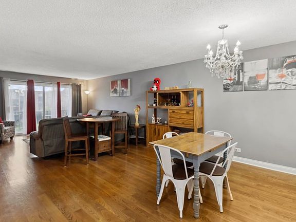 4th image of 601 W Huntington Commons Rd APT 305