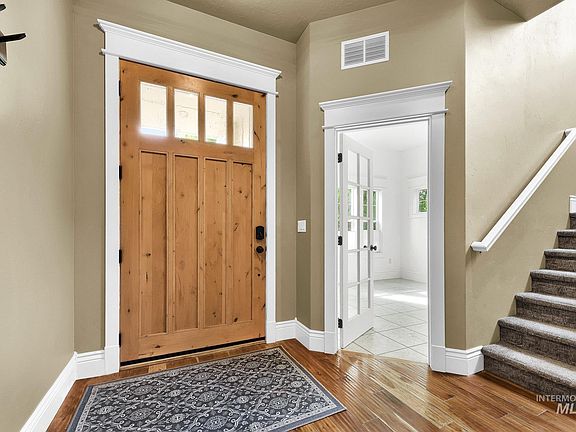 3rd image of 4028 N Quenzer Way