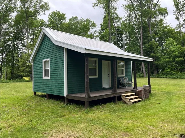 201 N Church Rd, Lacona, NY 13083