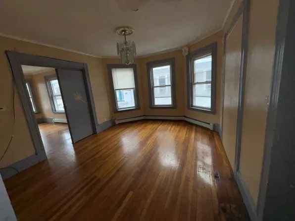 24 Belmont St Floor 2, Lawrence, MA 01841