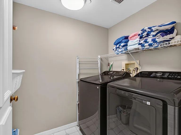 300 SE 5th Ave #6160 — Photo 52