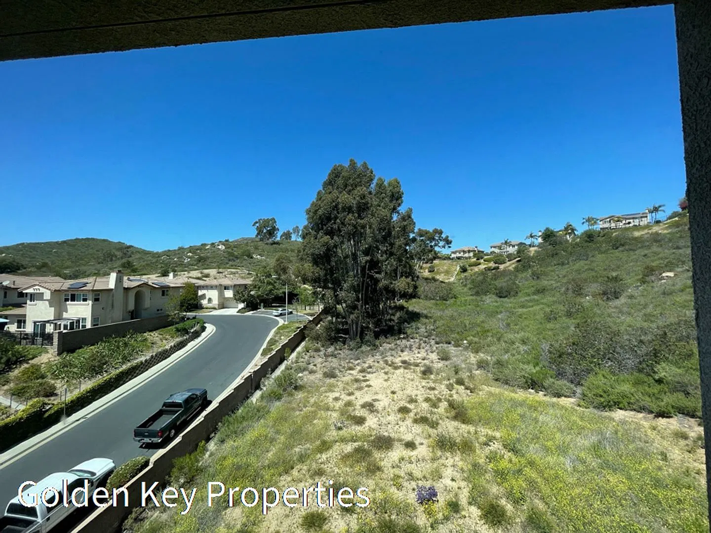 Immaculate Corner Townhome with Mountain and City Views, plus SOLAR! — Photo 3