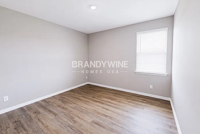 341 Wentworth Dr — Photo 22